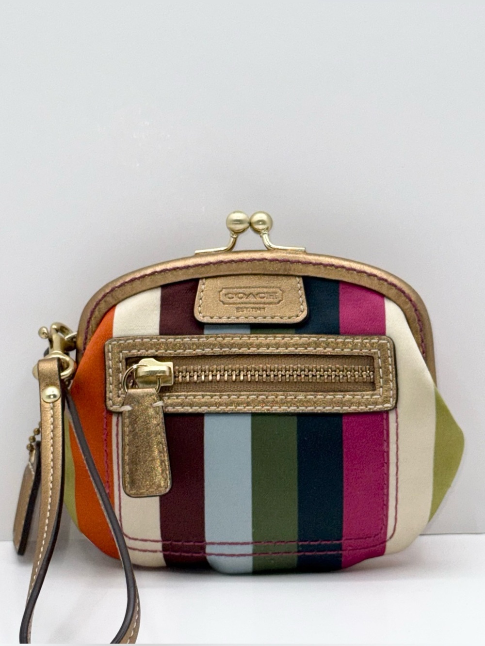 Coach
❤️Coach Legacy Stripe Satin Kisslock Coin Purse Round Wristlet Pouch Bag